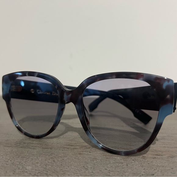 Dior Blue Tortoise Shell Women's Sunglasses (BRAND NEW) - Picture 2 of 5